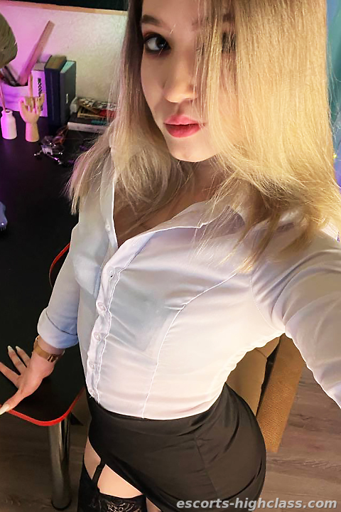 Vilder von Escort Damen Amina