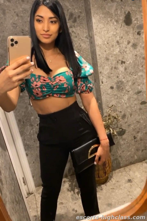 Picture of Escort girl Emily
