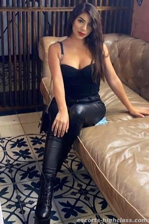 Photo de l'escorte Violetta