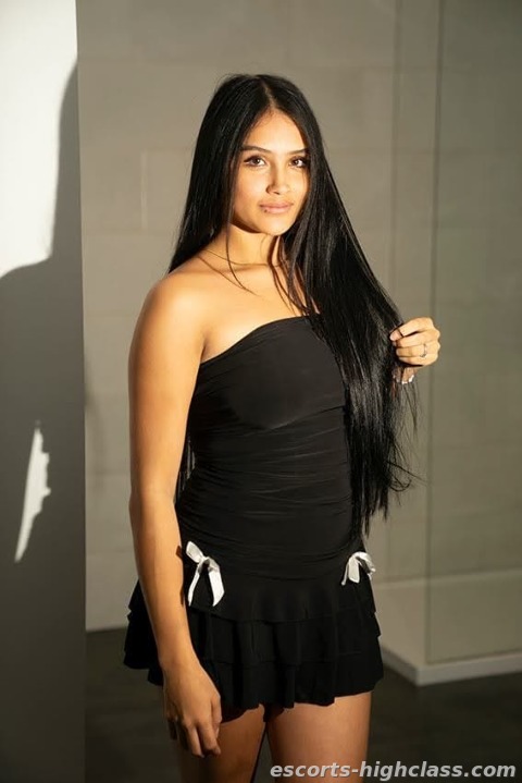 Vilder von Escort Damen Atenea