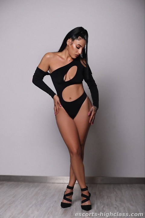 Picture of Escort girl Amira